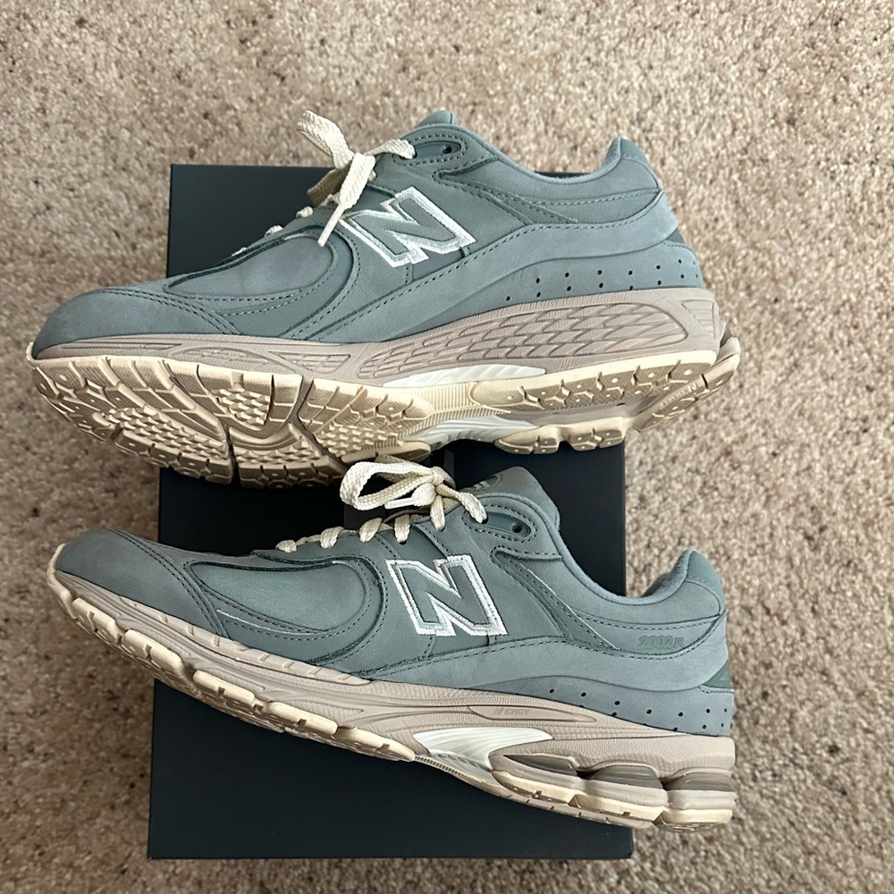 Kith pistachio 2002r x new balance